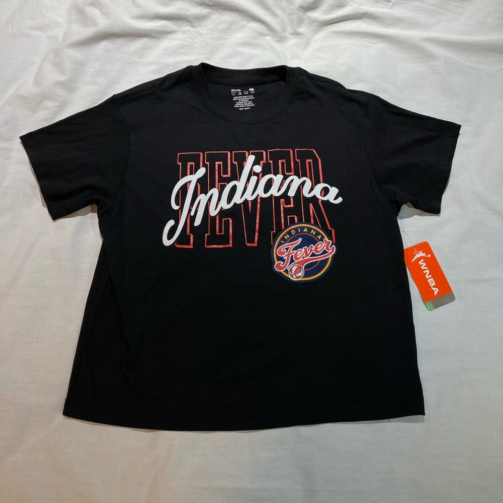 WNBA Indiana Fever T-shirt, Women’s size large, NWT!